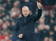 芒果体育- 埃因霍温发布备战花絮，今晚伤情更新，足总杯任务艰巨，身体对抗强度拉满